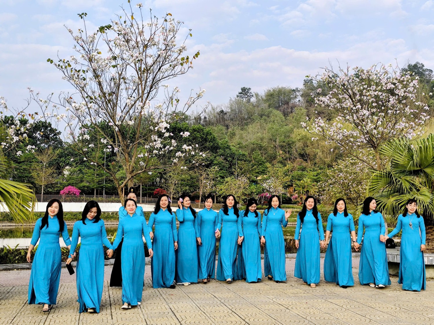 RỰC RỠ SẮC BAN - TRƯỜNG MẦM NON 7/5 TỰ HÀO QUẢNG BÁ  VẺ ĐẸP ĐIỆN BIÊN